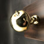 4.5" BRASS APPLE PLAQUE MOUNT